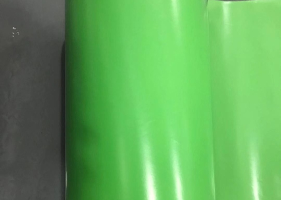 Гладкая белая пленка из HDPE с низкой прочностью на протяжение и рельефной поверхностью