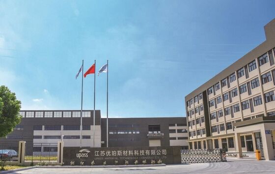 Односторонняя полиэтиленовая разделительная пленка с силиконовым покрытием для битумных мембран толщиной 0,03--0,070 мм, экологически чистая