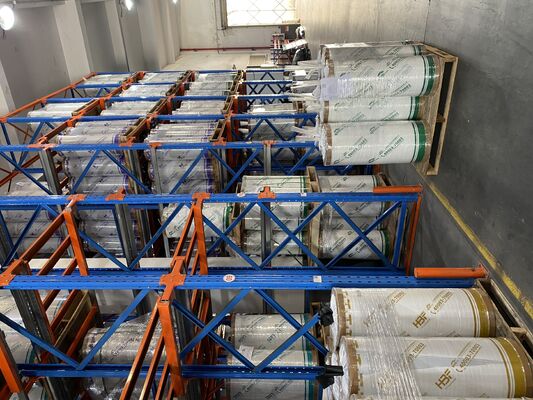 Премиальная сельскохозяйственная светоотражающая пленка для мульчирования из серебристого полиэтилена, разлагаемая, предотвращающая рост сорняков для вишневых деревьев