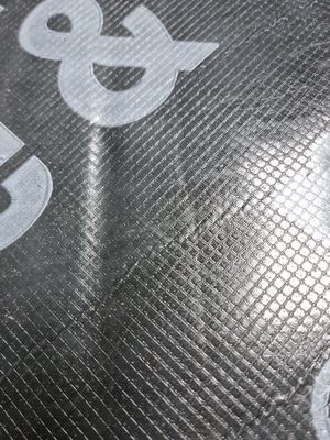 Анти- фильм Hdpe выскальзывания бутиловыми прокатанный лентами для Underlayment